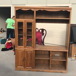 Entertainment center